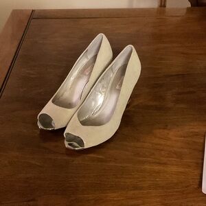 Glint Chic White Peep-Toe Heels